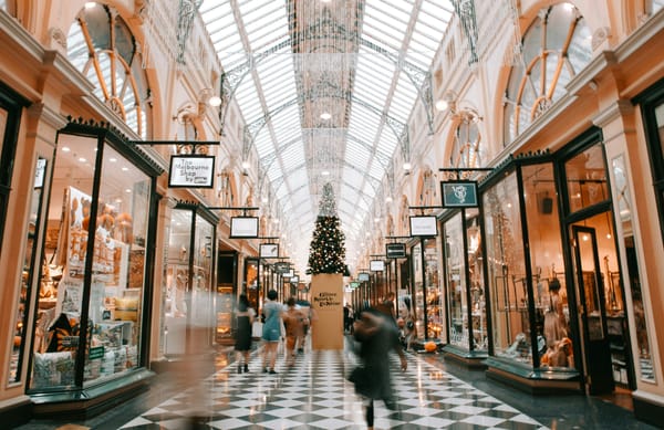 'Tis The Season For Retailers On Social